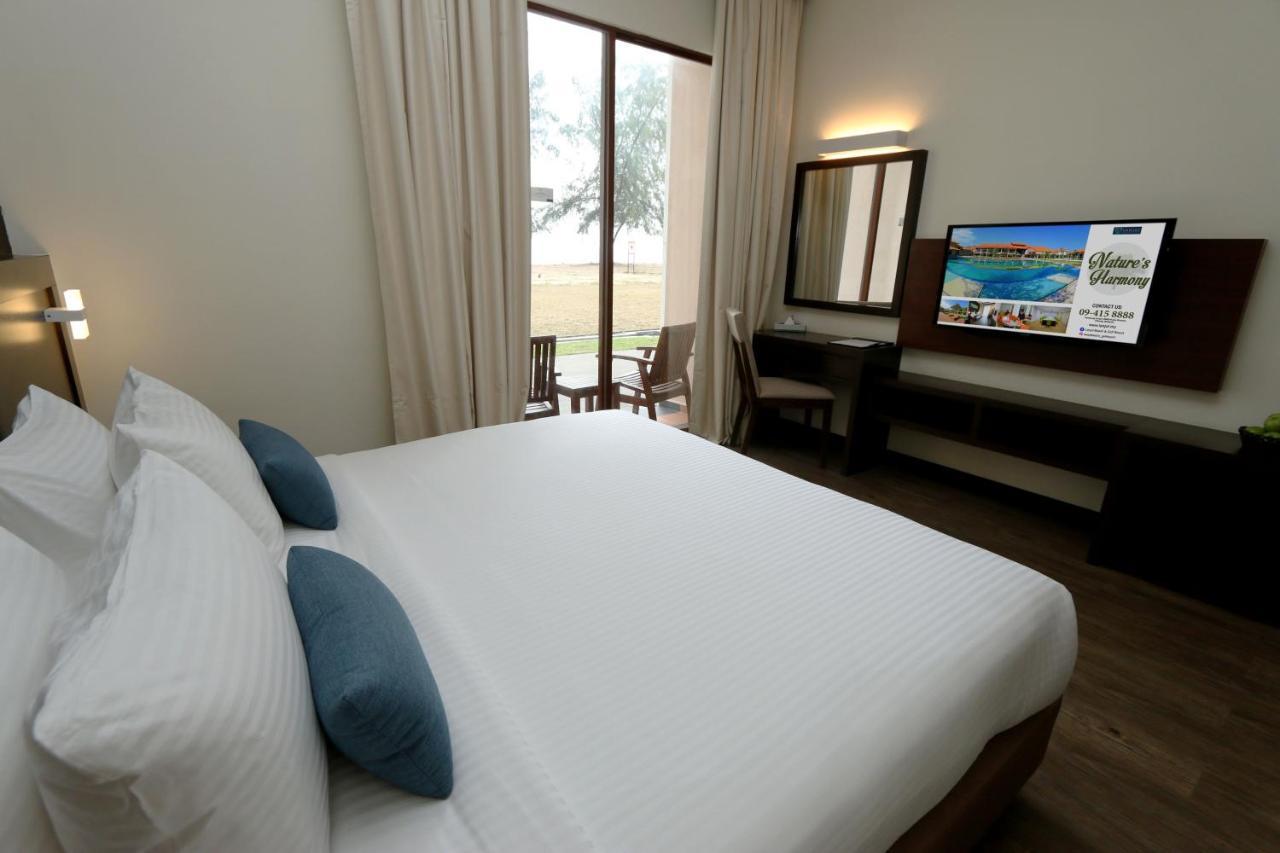 Villea Rompin Resort & Golf Kuala Rompin Exterior foto
